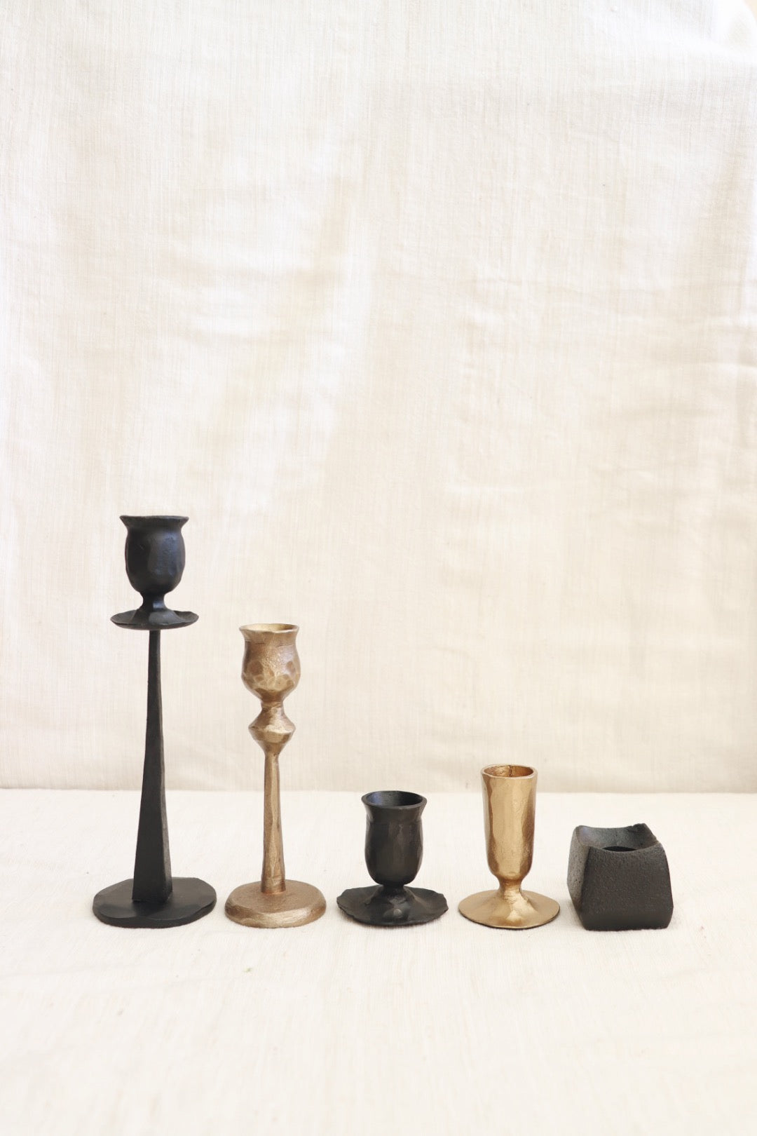 Tulip Taper Holder, Low Black