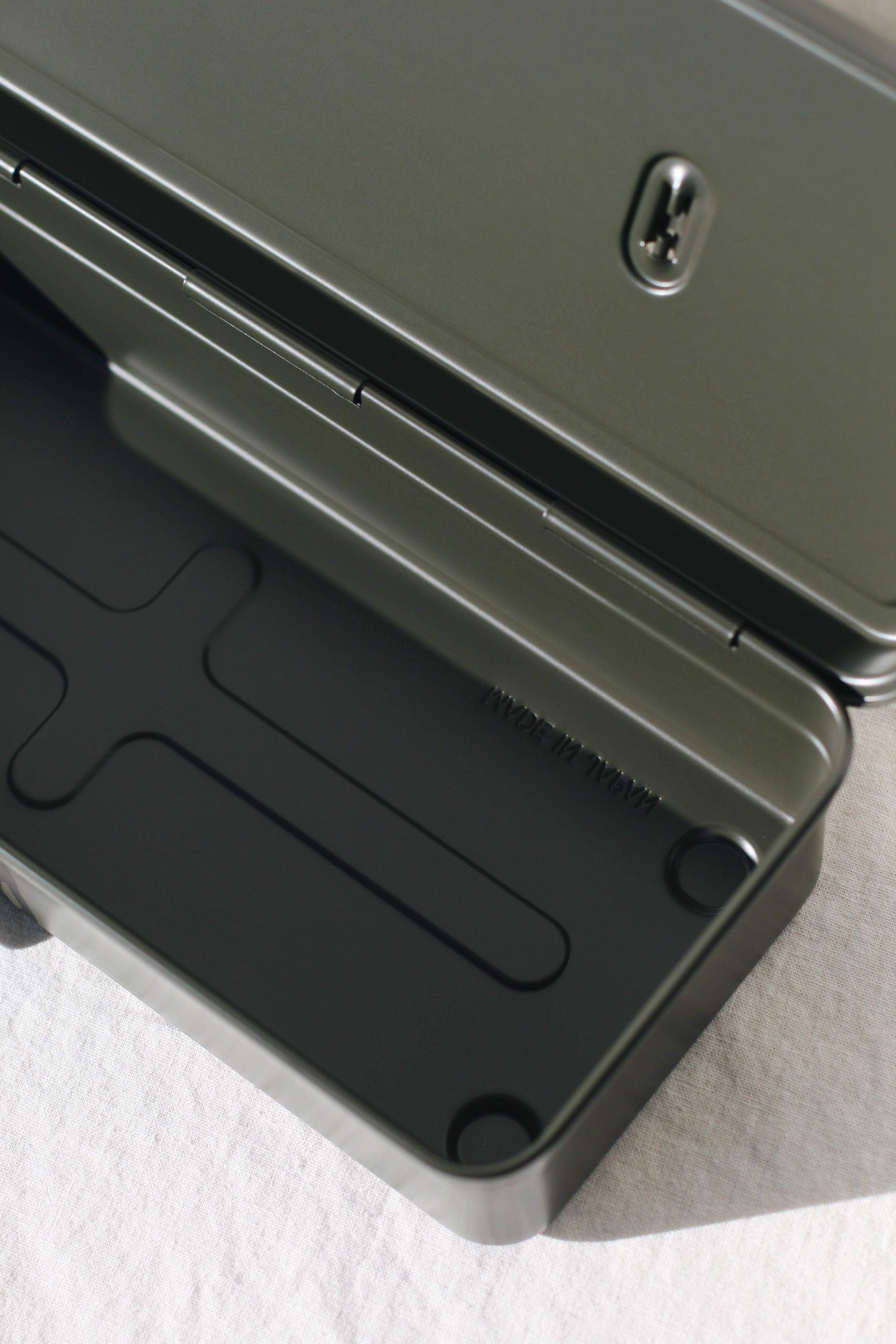 Toyo T-320 Flat Top Tool Box, Military Green