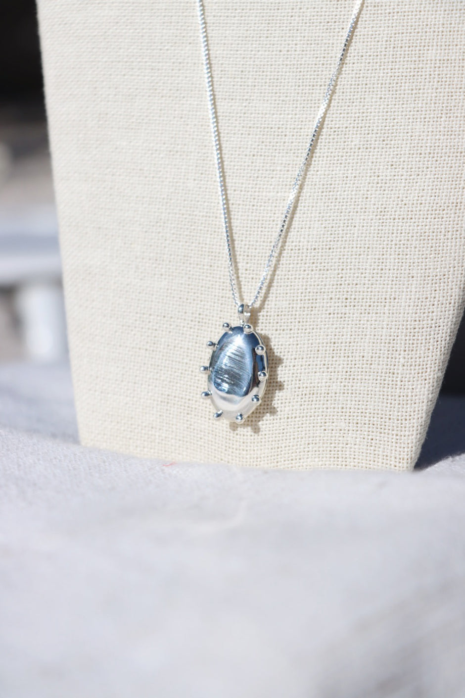 Silver Locket Sun Holiday Faves – Genara