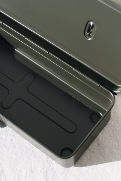 Toyo T-320 Flat Top Tool Box, Silver